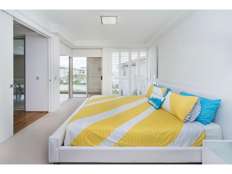 1723/1 Rialto Quay Drive, Hope Island QLD 4212