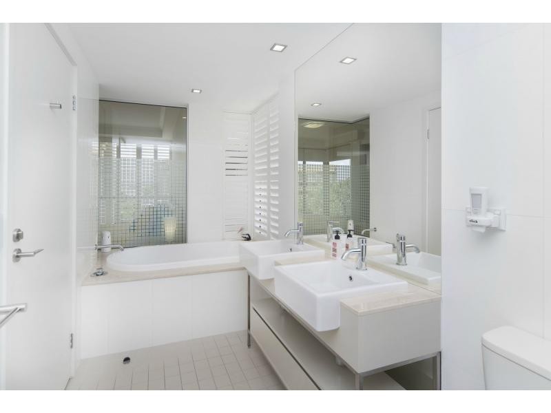 1723/1 Rialto Quay Drive, Hope Island QLD 4212
