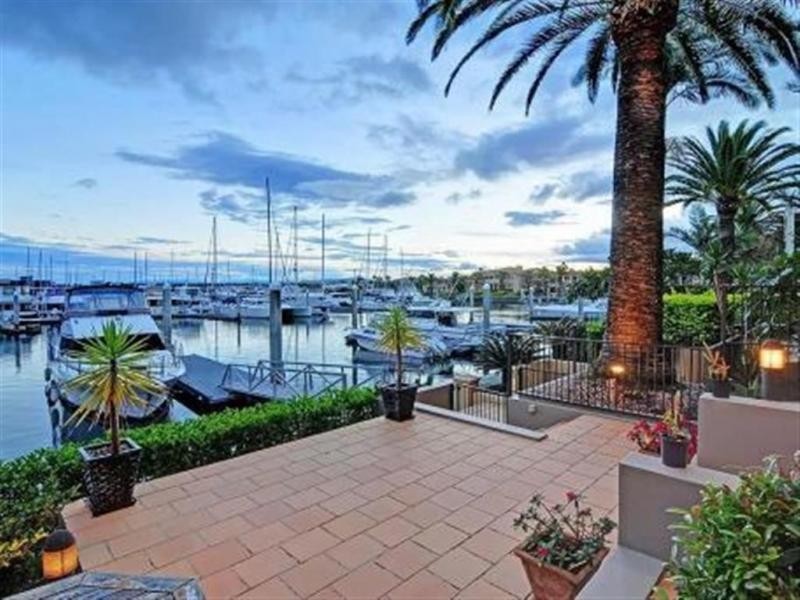 Hope Island QLD 4212