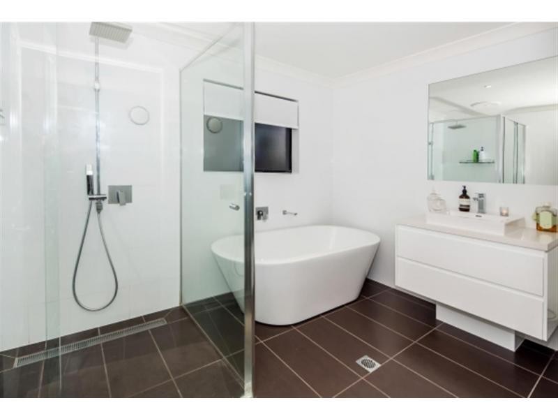 1650 Riverdale Drive, Hope Island QLD 4212
