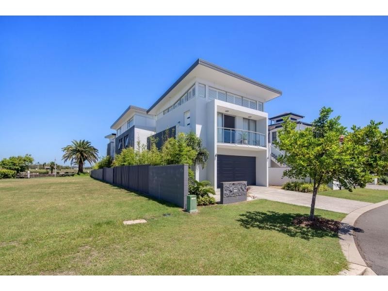 46 Harbour Rise, Hope Island QLD 4212