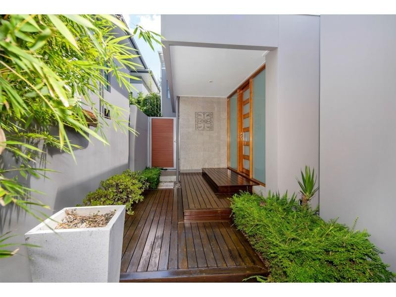 2 River Links Boulevard East, Helensvale QLD 4212