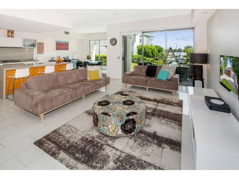 2 River Links Boulevard East, Helensvale QLD 4212