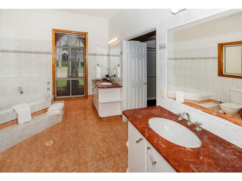 1637 Argyle Court, Hope Island QLD 4212