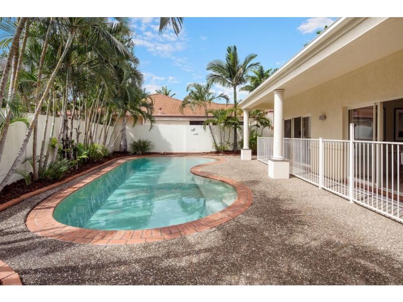 1637 Argyle Court, Hope Island QLD 4212