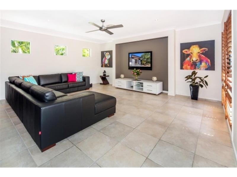 52 Southaven Drive, Helensvale QLD 4212