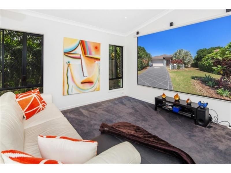 52 Southaven Drive, Helensvale QLD 4212