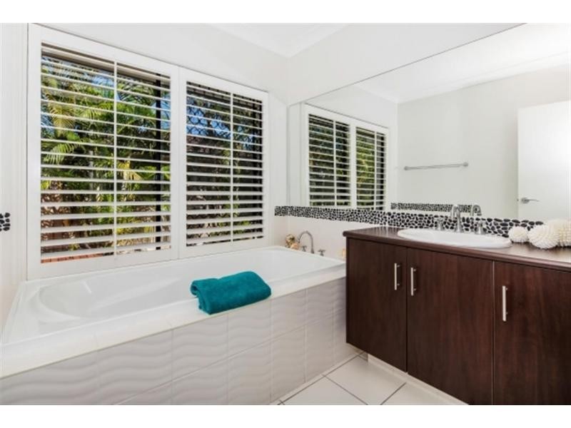 52 Southaven Drive, Helensvale QLD 4212