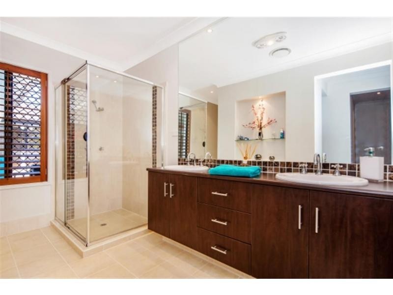 52 Southaven Drive, Helensvale QLD 4212