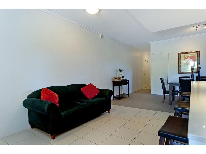 1718/1 Rialto Quay Drive, Hope Island QLD 4212