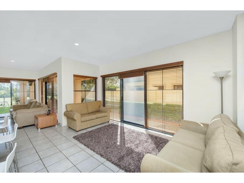 3206 Palladian Drive, Hope Island QLD 4212
