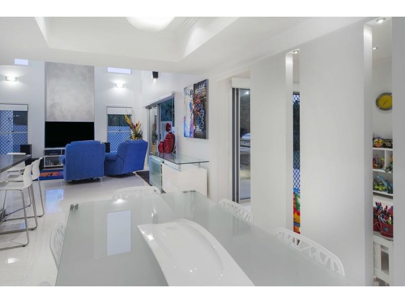 34 Southaven Drive, Helensvale QLD 4212