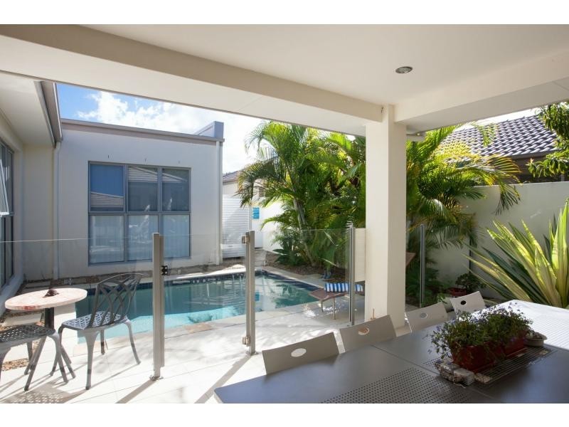 9124 Peter Senior Drive, Hope Island QLD 4212