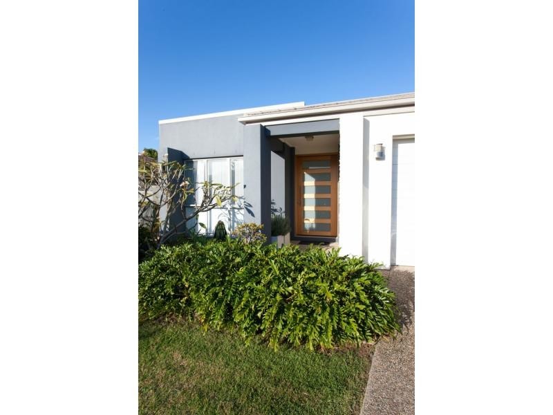 9124 Peter Senior Drive, Hope Island QLD 4212