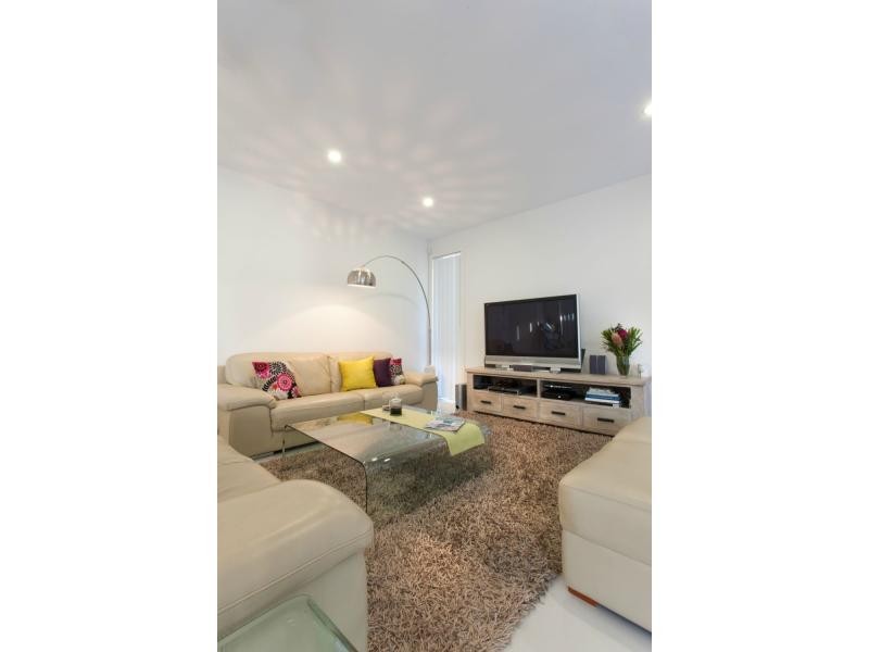 9124 Peter Senior Drive, Hope Island QLD 4212