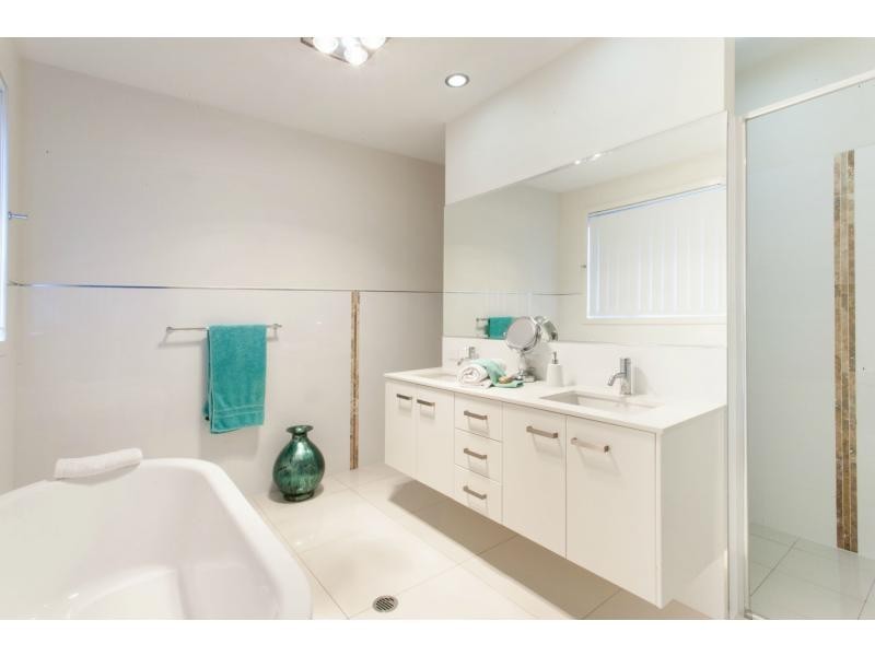 9124 Peter Senior Drive, Hope Island QLD 4212