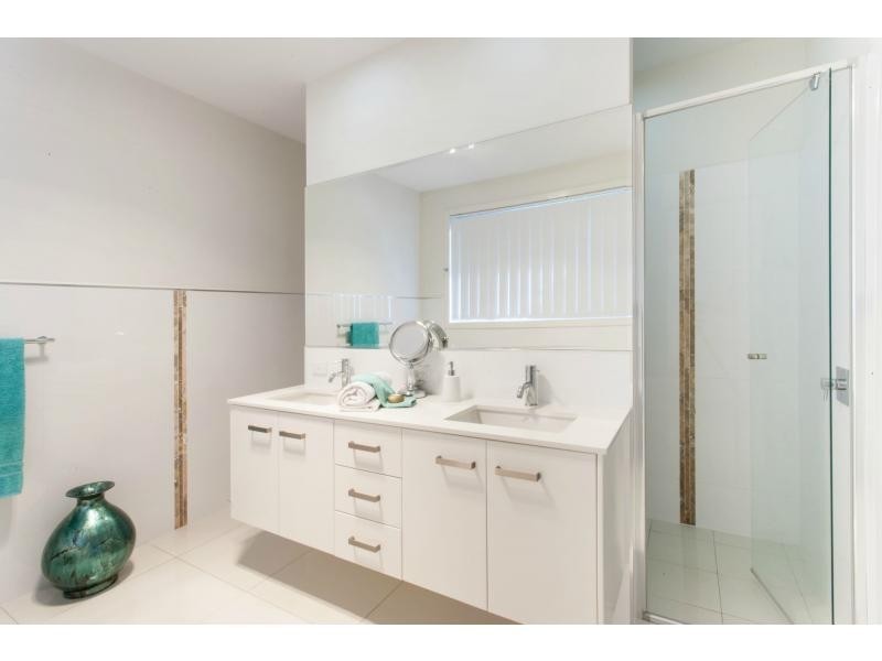 9124 Peter Senior Drive, Hope Island QLD 4212