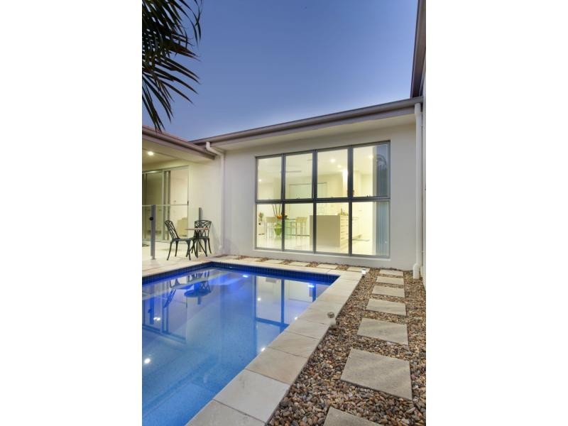 9124 Peter Senior Drive, Hope Island QLD 4212
