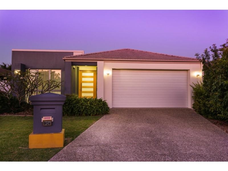9124 Peter Senior Drive, Hope Island QLD 4212