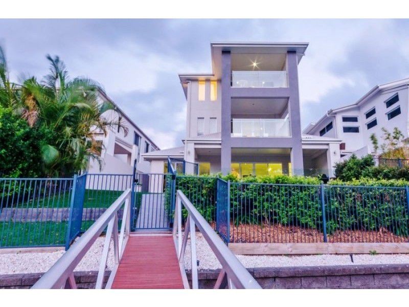 Coomera Waters QLD 4209