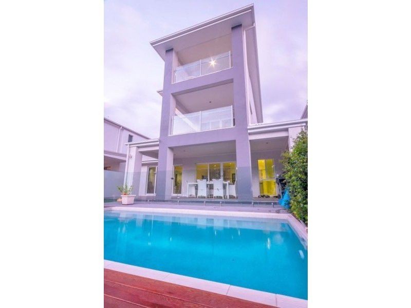 Coomera Waters QLD 4209