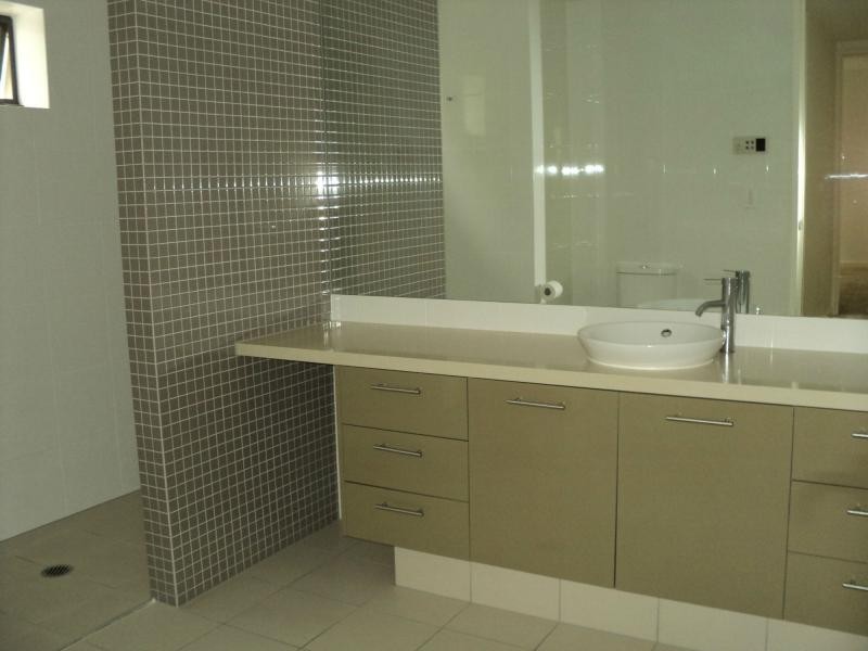 Hope Island QLD 4212