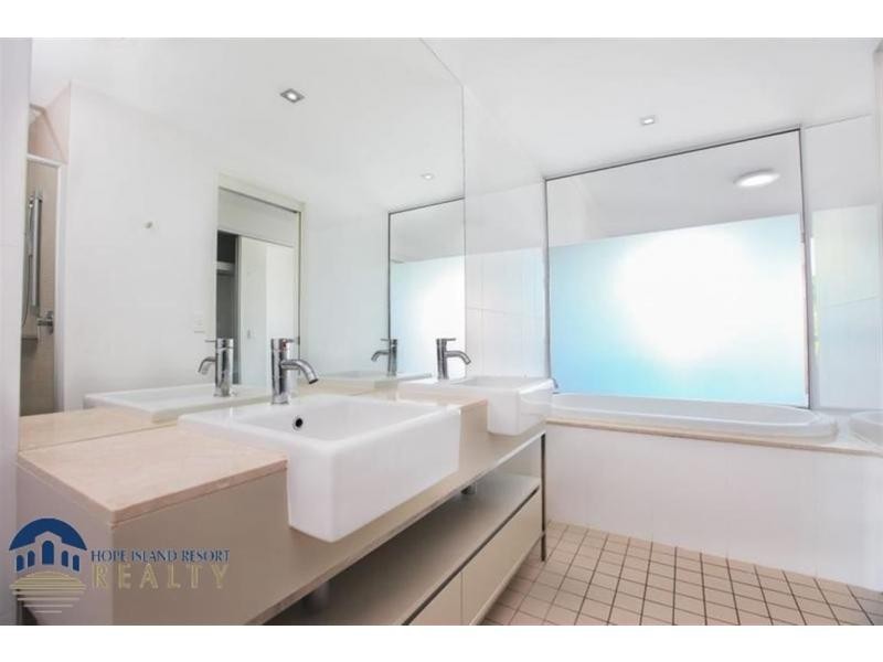 Hope Island QLD 4212