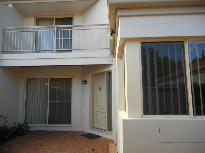 Hope Island QLD 4212