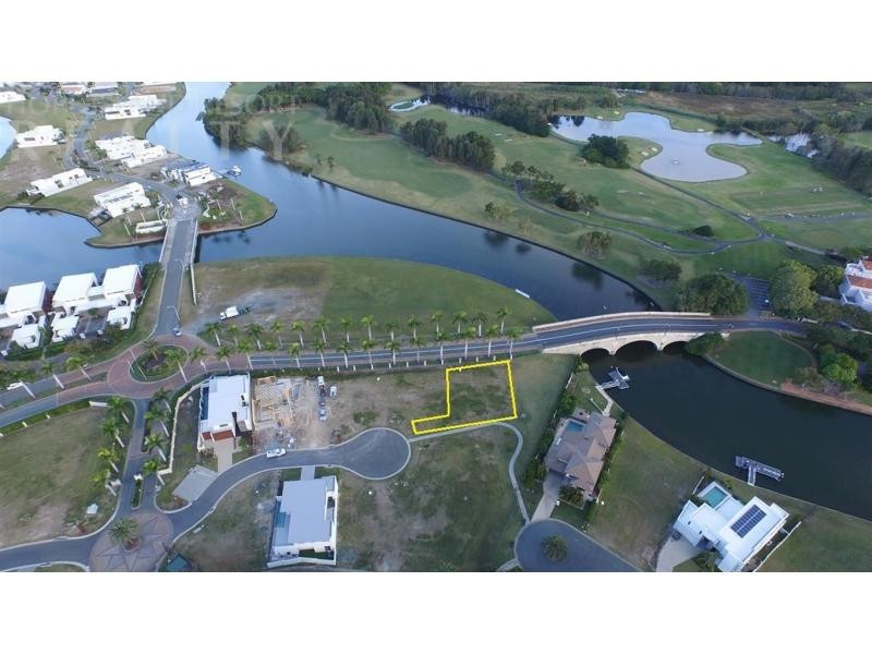 L38 Pavilions Place, Hope Island QLD 4212
