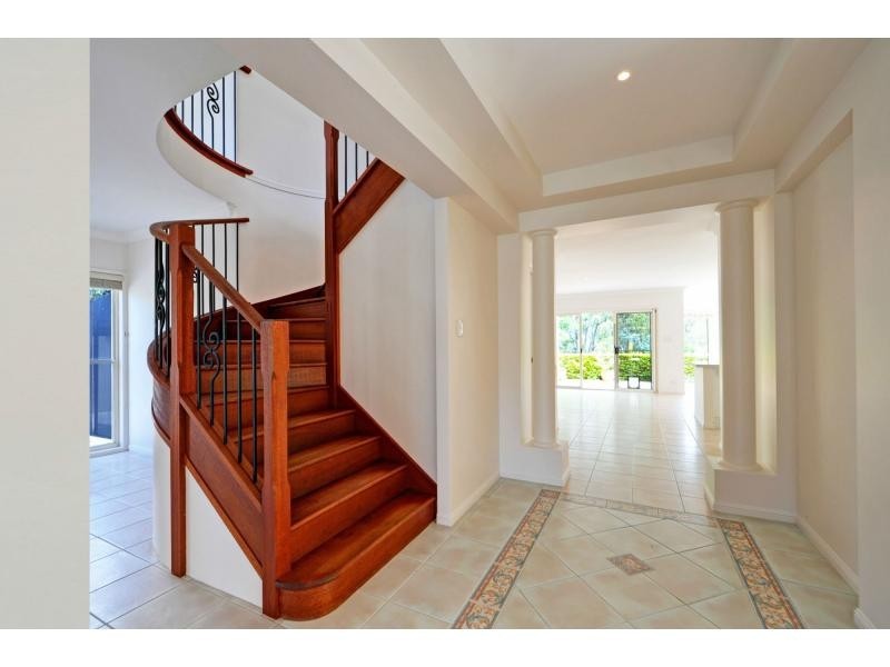 3146 Riverleigh Drive, Hope Island QLD 4212