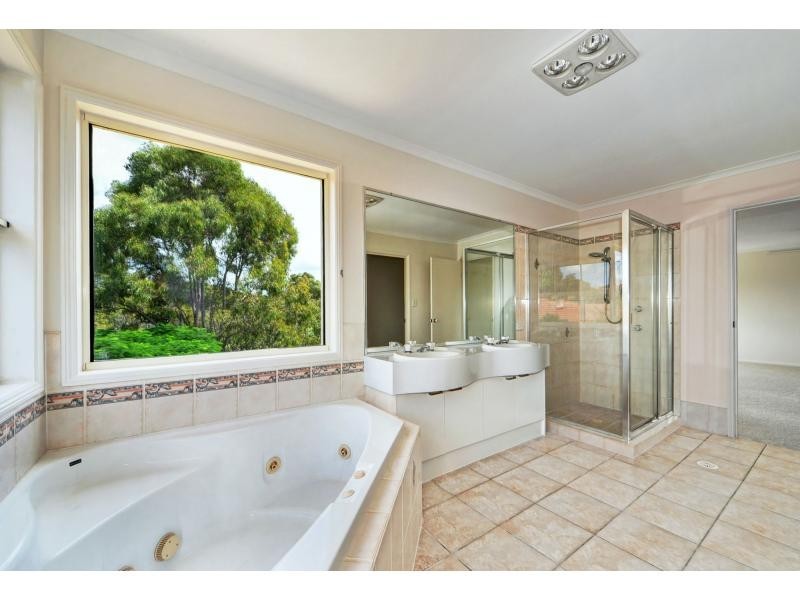 3146 Riverleigh Drive, Hope Island QLD 4212