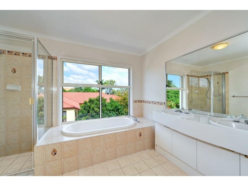 3146 Riverleigh Drive, Hope Island QLD 4212