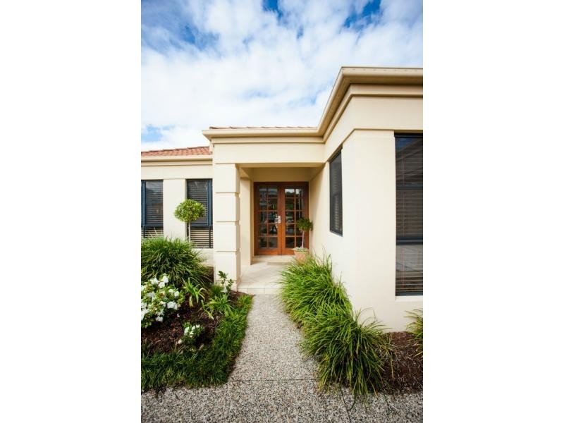 2003 Beaufort Way, Hope Island QLD 4212