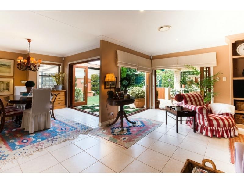 2003 Beaufort Way, Hope Island QLD 4212