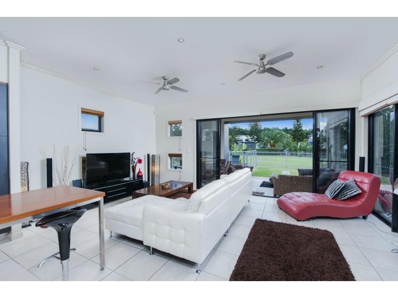 Hope Island QLD 4212