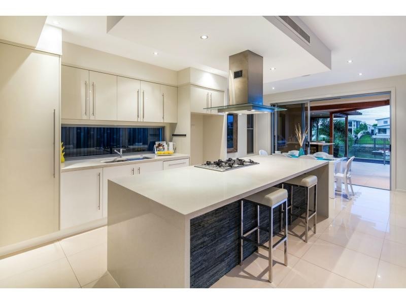 38 River Links Boulevard East, Helensvale QLD 4212