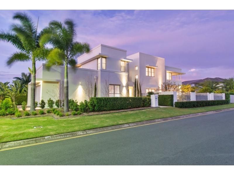 6137 Bolsena Circuit, Hope Island QLD 4212