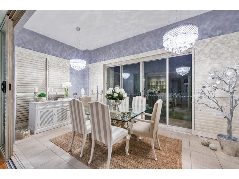 6137 Bolsena Circuit, Hope Island QLD 4212