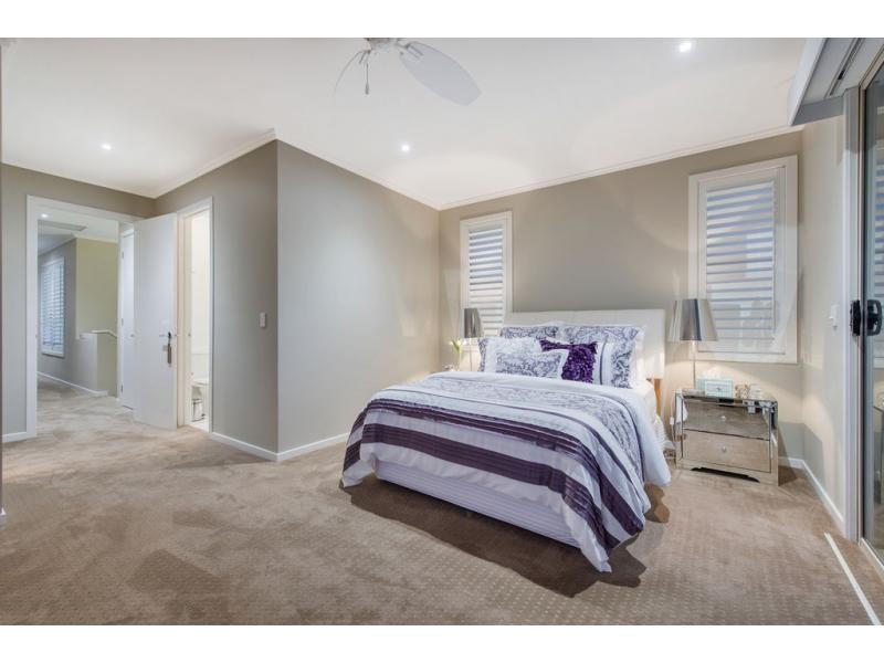 6137 Bolsena Circuit, Hope Island QLD 4212