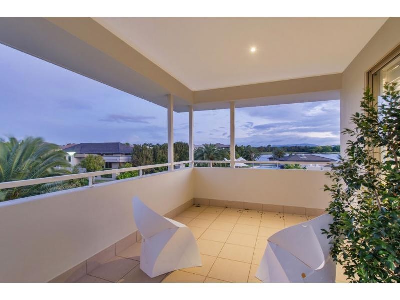 6137 Bolsena Circuit, Hope Island QLD 4212