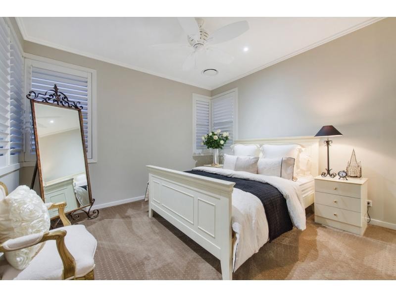 6137 Bolsena Circuit, Hope Island QLD 4212