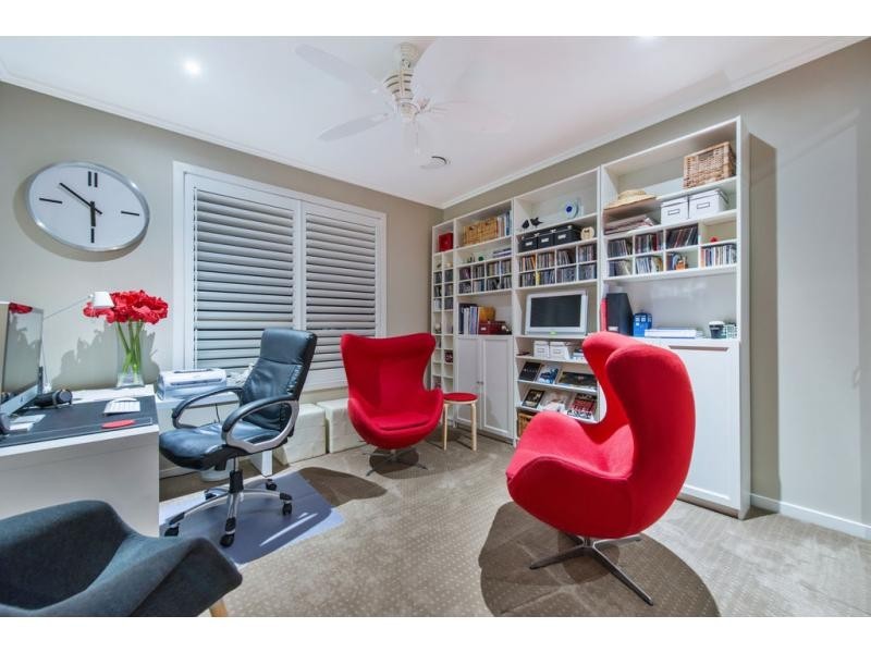 6137 Bolsena Circuit, Hope Island QLD 4212