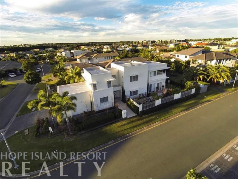 6137 Bolsena Circuit, Hope Island QLD 4212