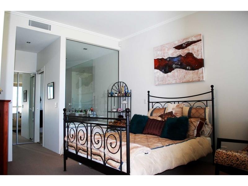 Hope Island QLD 4212