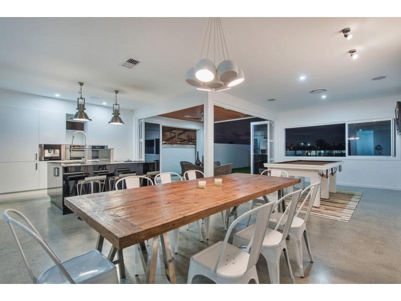 58 Harbour Rise, Hope Island QLD 4212