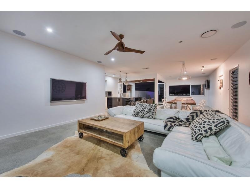 58 Harbour Rise, Hope Island QLD 4212