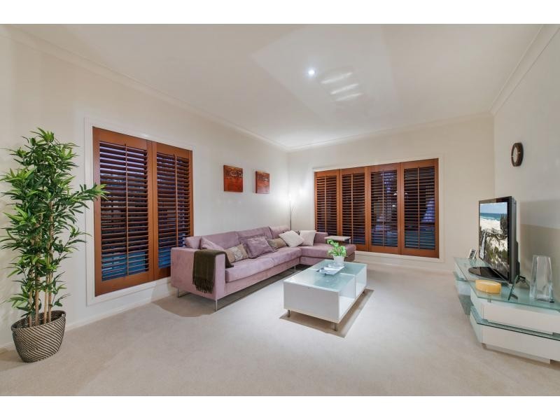 15 Midhurst Court, Arundel QLD 4214