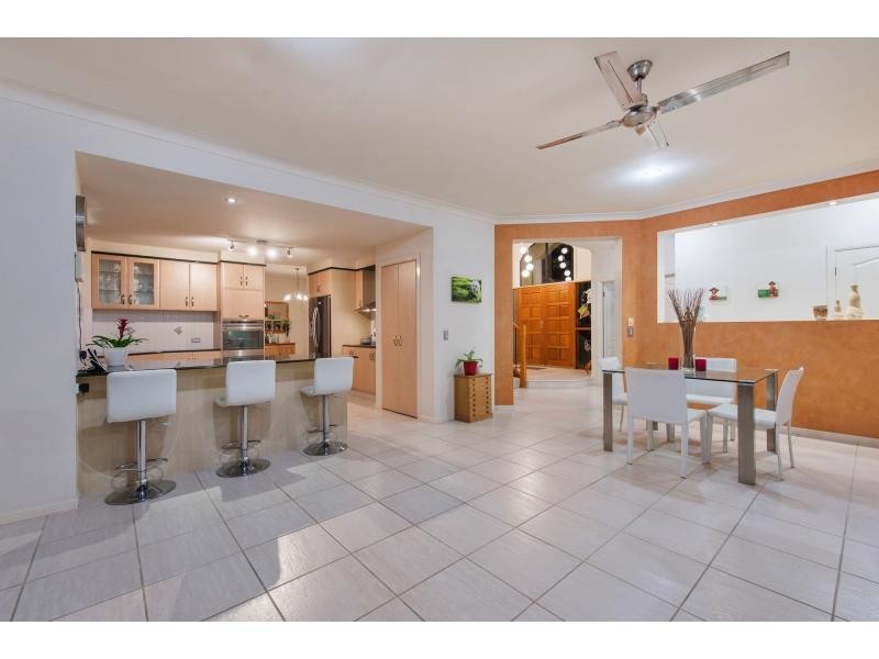 15 Midhurst Court, Arundel QLD 4214