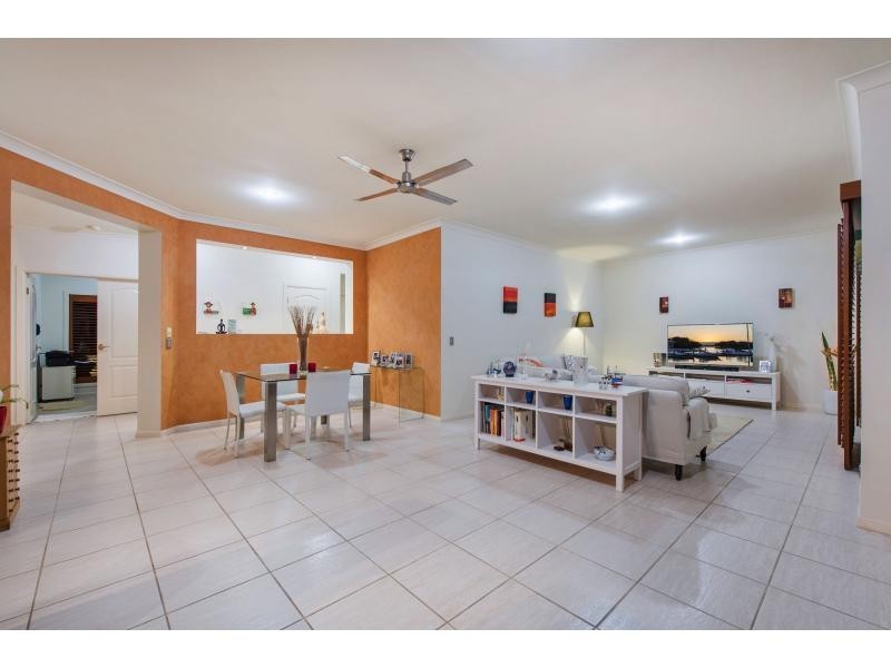 15 Midhurst Court, Arundel QLD 4214