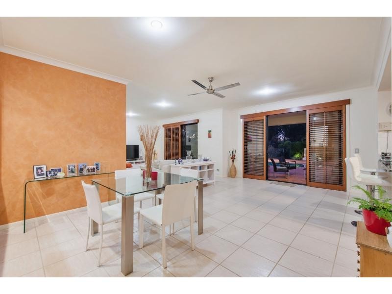 15 Midhurst Court, Arundel QLD 4214